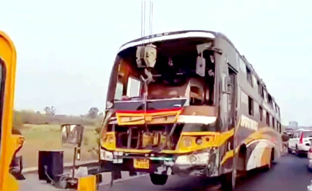 Doubledecker bus going from Ludhiana to Darbhanga overturns in Lucknow six dead 16 injured
